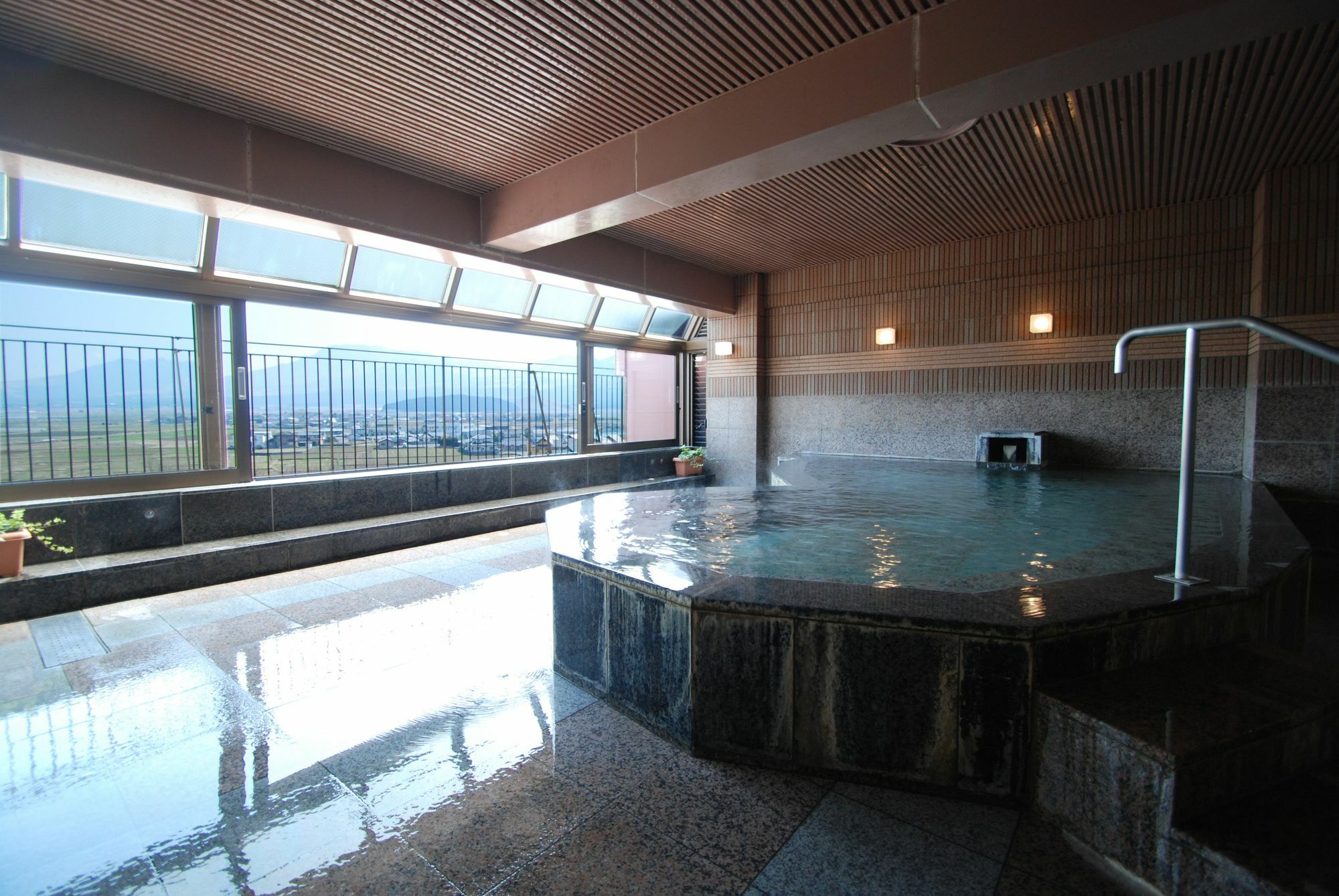 Aso Plaza Hotel Кумамото Екстериор снимка
